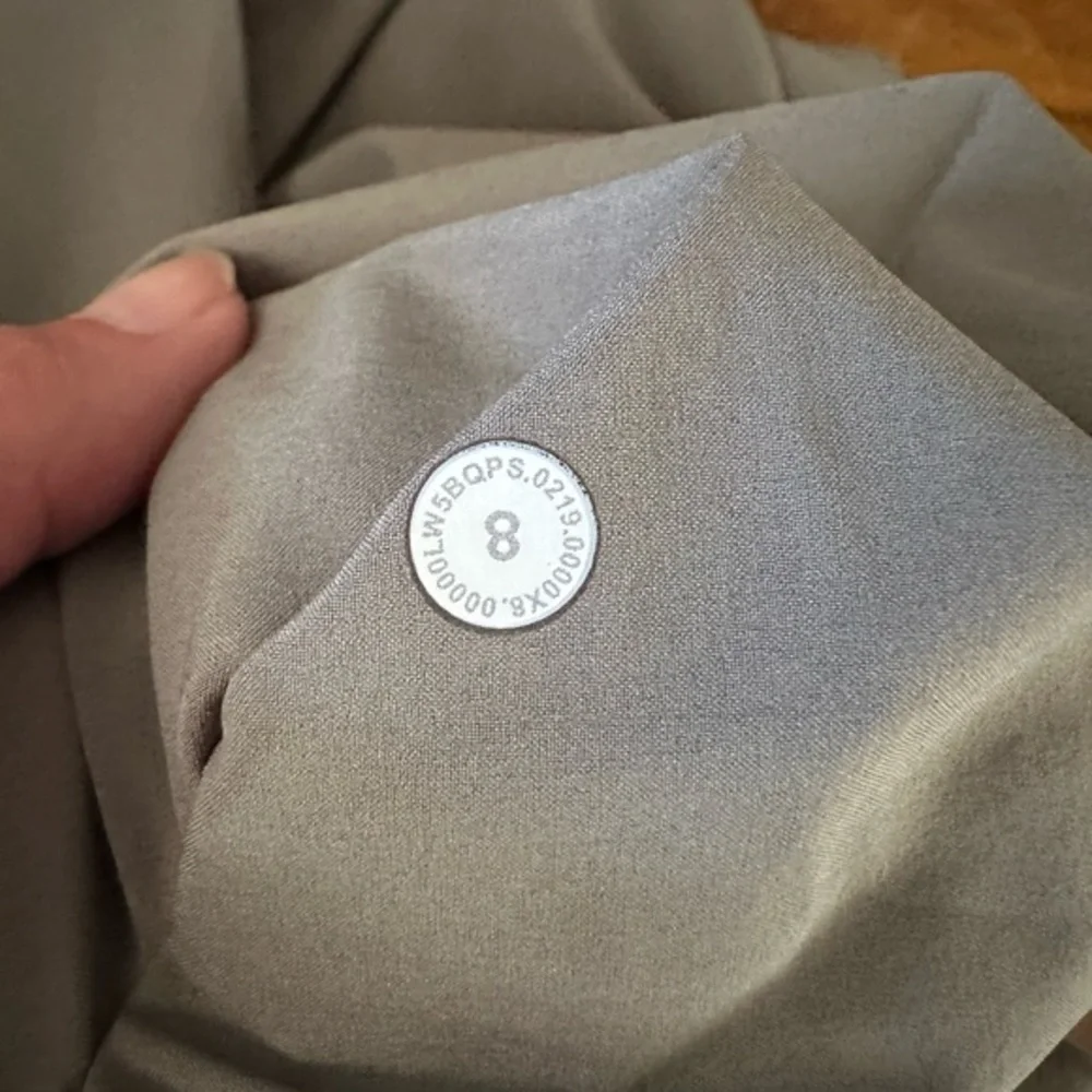 Lululemon on the fly‎ pants pull on ladies size 8 green